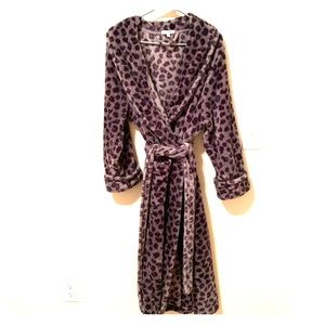 Dark Gray & Black Leopard Print Long Plush Robe